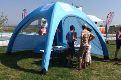 Nafukovací stan_Hello Bank